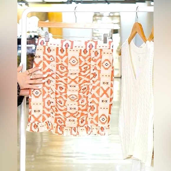 NEW FREE PEOPLE - Fully Lined Mesh Mini Skirt with Ruching and Boho pattern - Picture 6 of 11